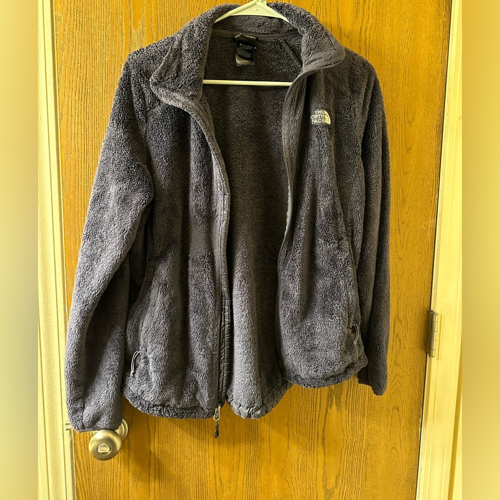 Barely worn fuzzy north face jacket!!